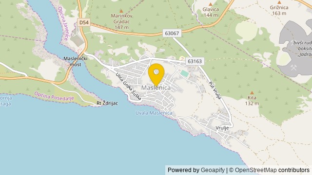 Position: Maslenica, Zadarska - Maison